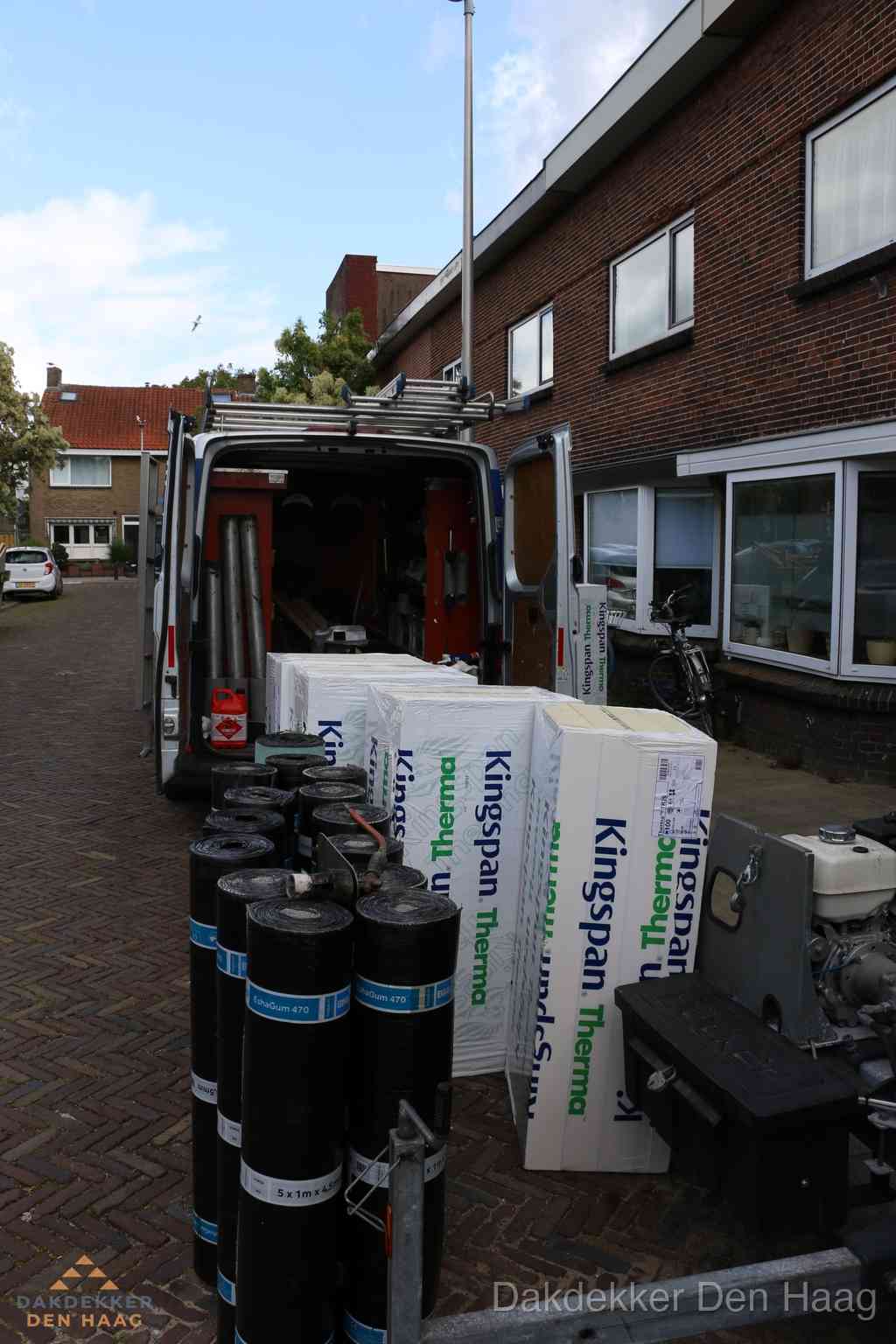 Plat dak met bitumen dakbedekking en brander in Den Haag Plat dak met bitumen dakbedekking en brander in Den Haag