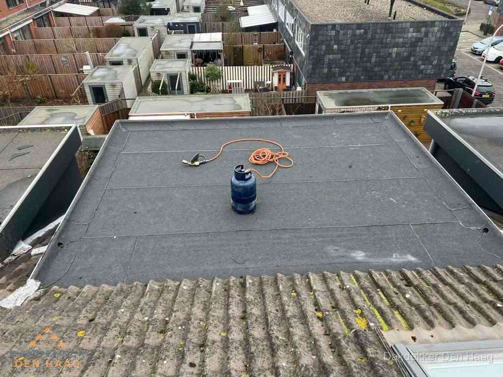 Dakreparatie plat dak met bitumen in Den Haag Dakreparatie plat dak met bitumen in Den Haag