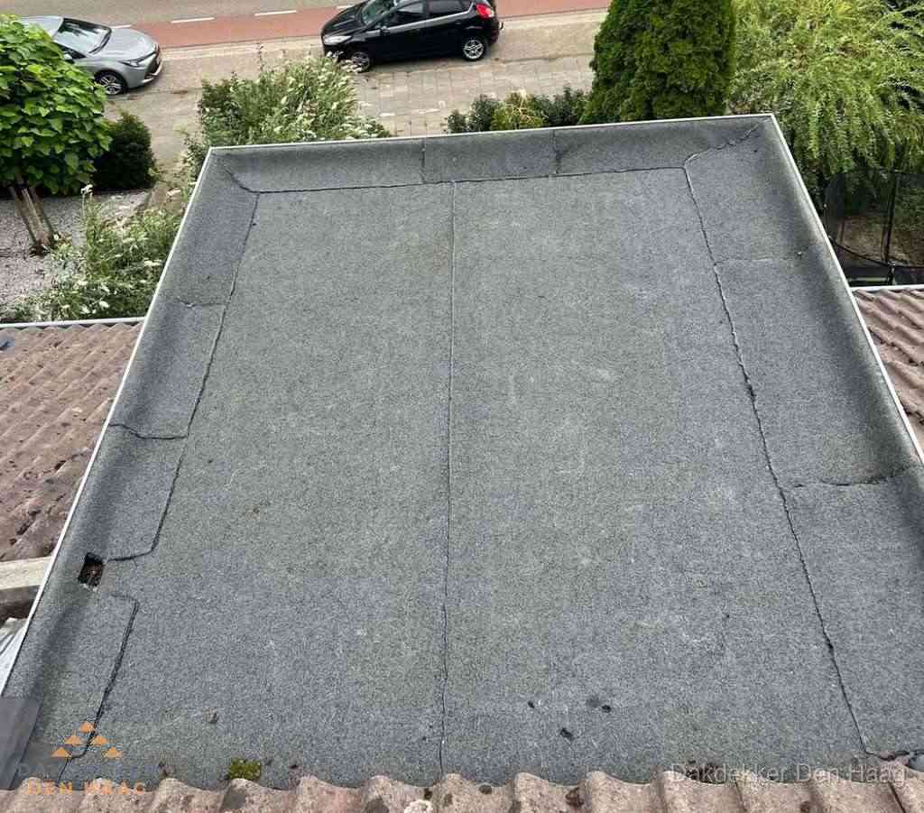Dakbedekking schuur met bitumen in Den Haag Dakbedekking schuur met bitumen in Den Haag